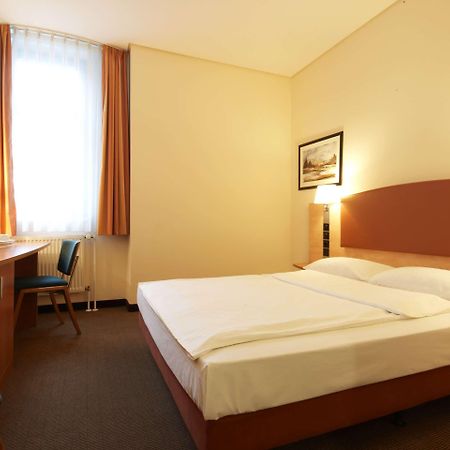 Intercityhotel Berlin Ostbahnhof Bagian luar foto