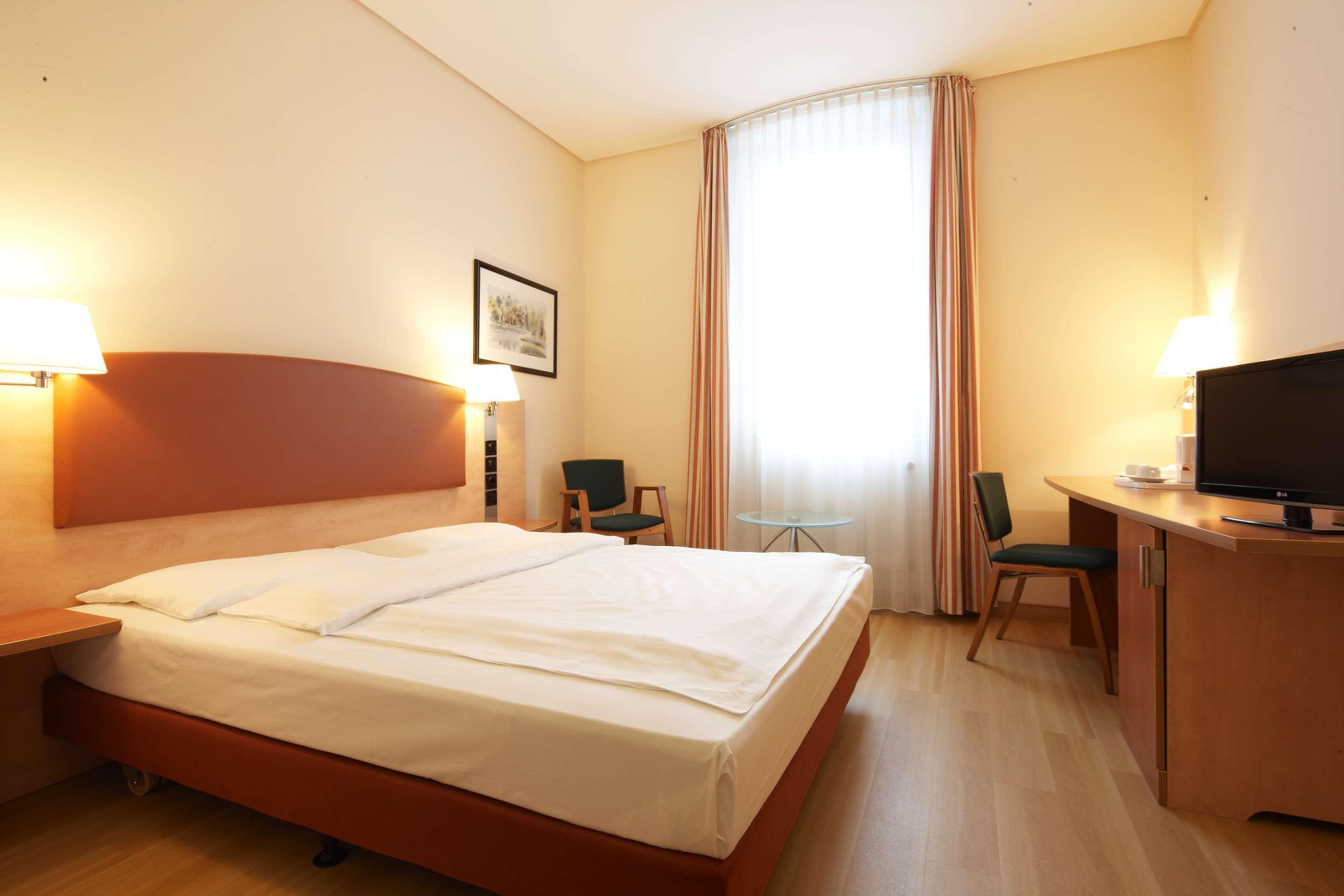 Intercityhotel Berlin Ostbahnhof Bagian luar foto