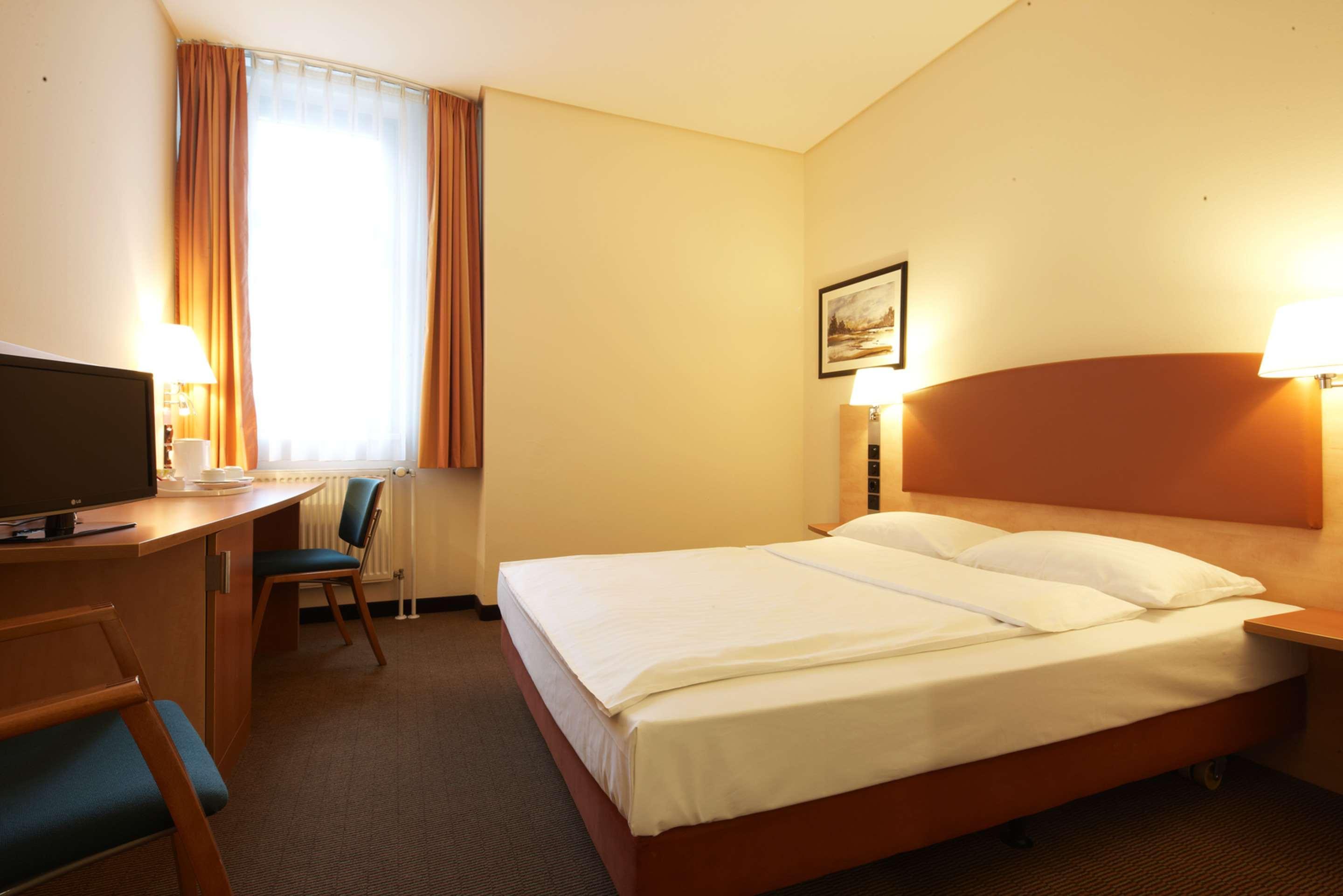 Intercityhotel Berlin Ostbahnhof Bagian luar foto