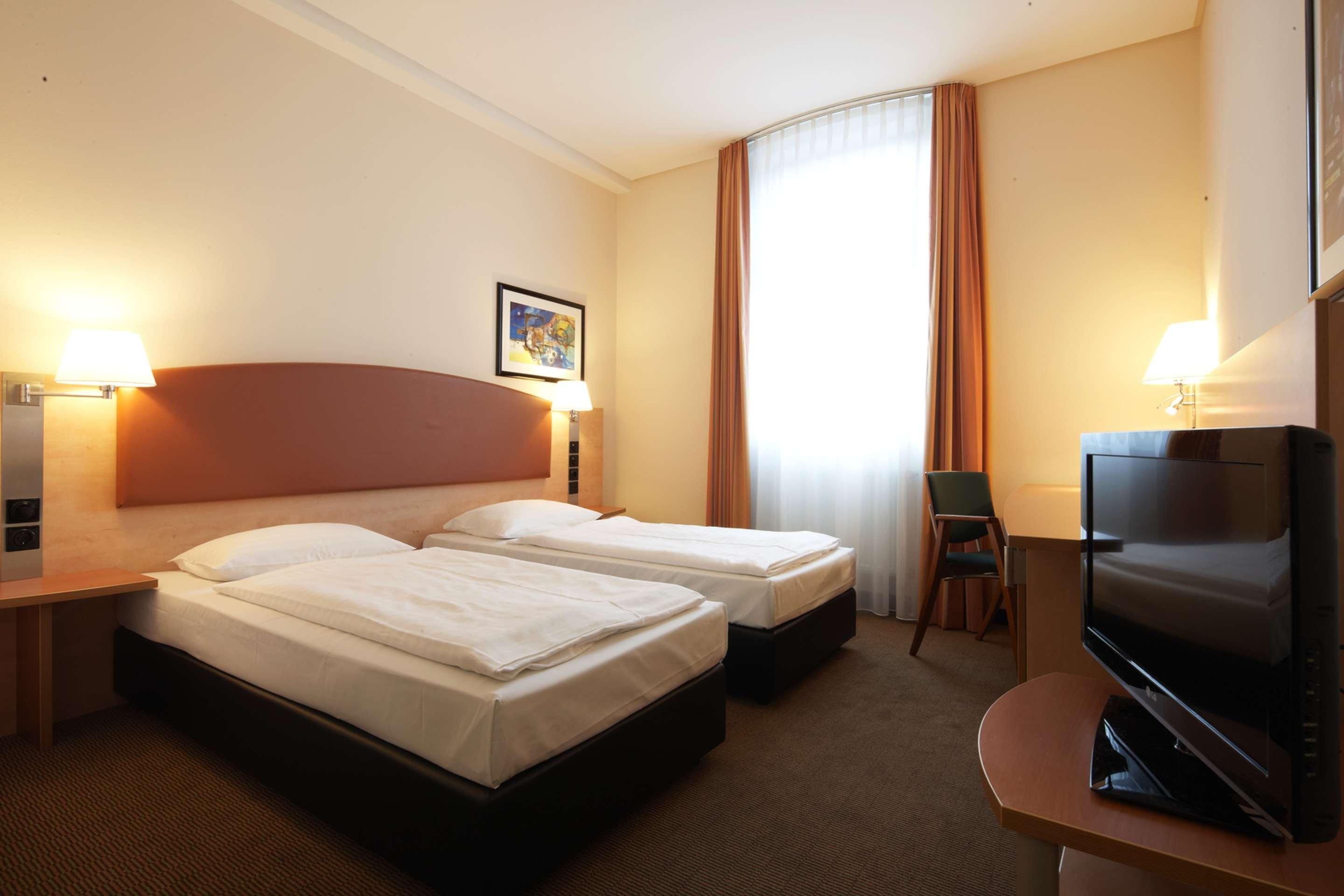 Intercityhotel Berlin Ostbahnhof Bagian luar foto