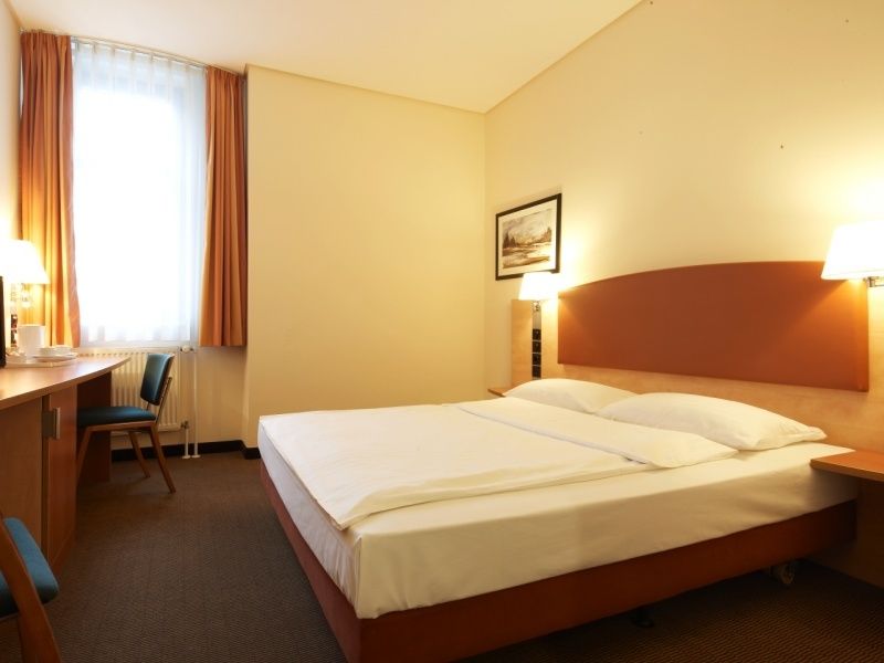 Intercityhotel Berlin Ostbahnhof Bagian luar foto