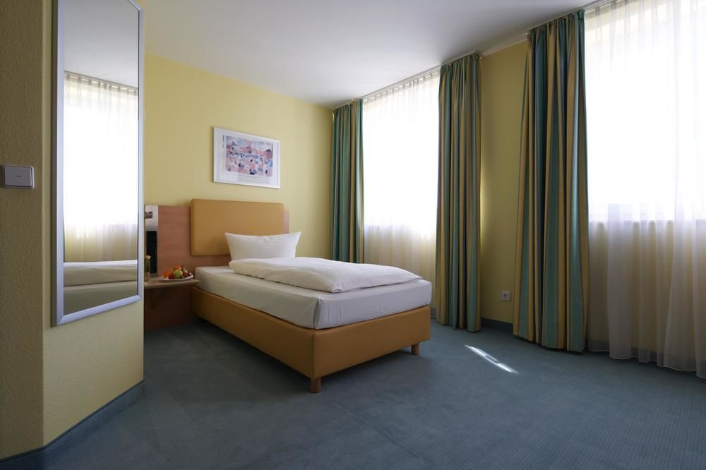 Intercityhotel Berlin Ostbahnhof Bagian luar foto